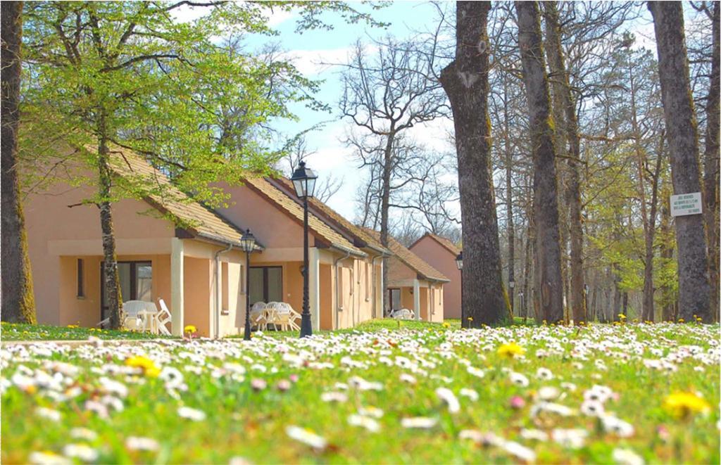 VVF Villages   Le Parc des Chênes   Sorges-en-Périgord Esterno foto